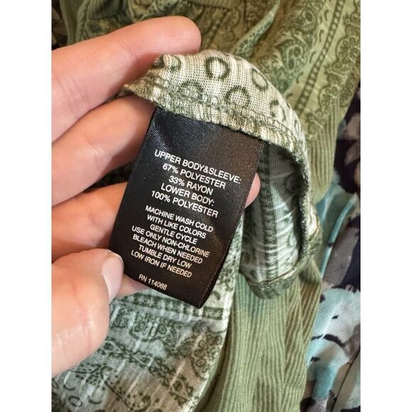 Signature Studios Green Blouse - Plus Size 1x Burn Out Graphic Criss Cross Back - Picture 5 of 6